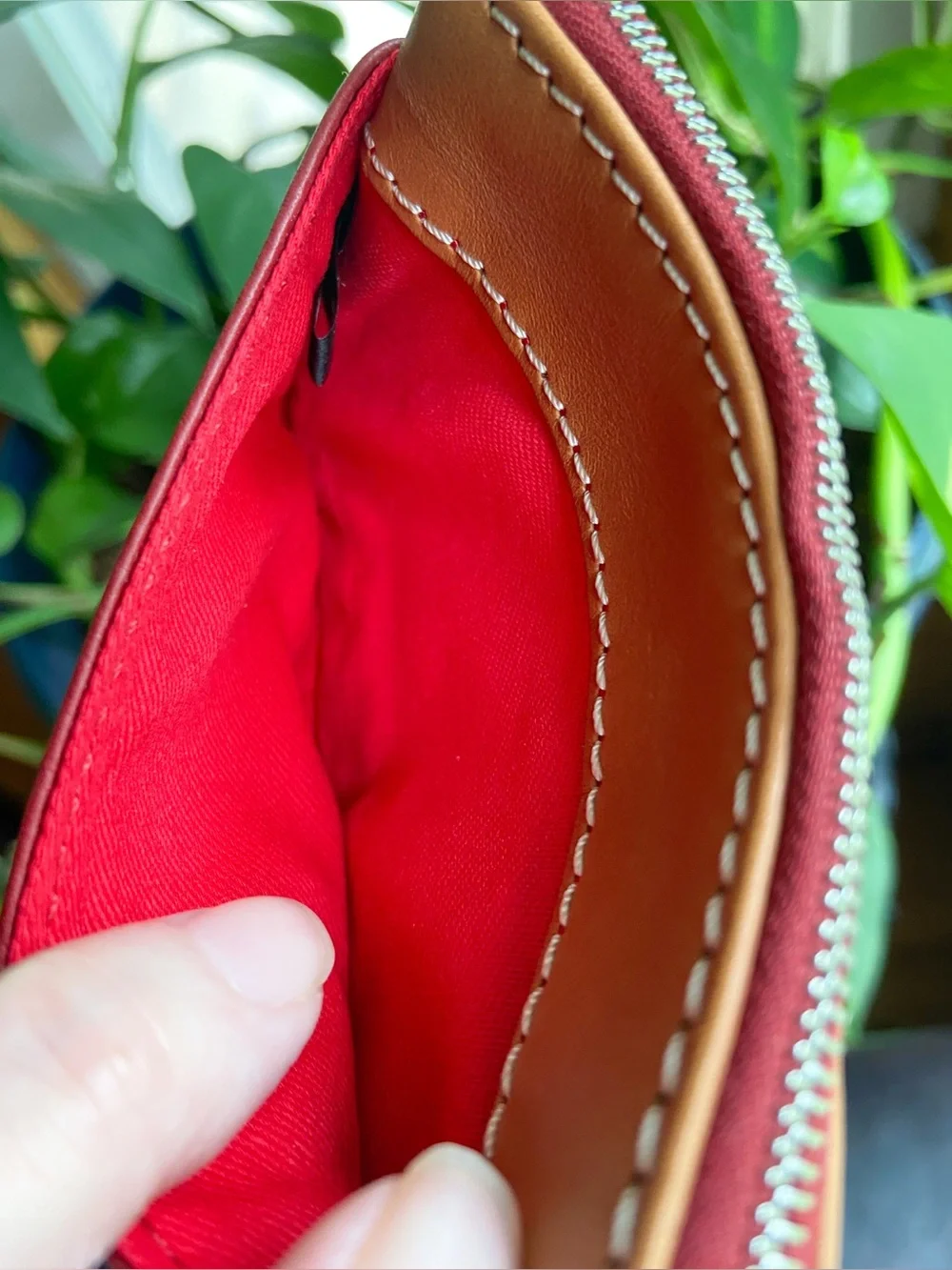 Dooney & Bourke Red Pebble Leather Coin Pouch w/ Keychain Minimalist Old Money